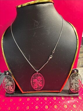 Silver Filigree Floral Pendant Necklace and Earring Set - Silver